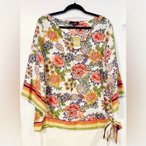 NWT SUZANNE BETRO Flowy Floral Top